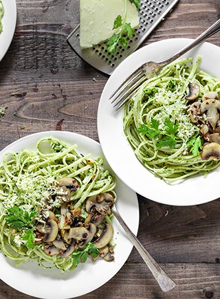 SPAGHETTI with Garlic mushroom and Cilantro PestoÂ 